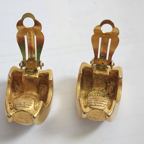 Givenchy Clip Earrings Chunky Door Knocker Oval Faux Pearl Hammered Goldtone VTG - Picture 10 of 14